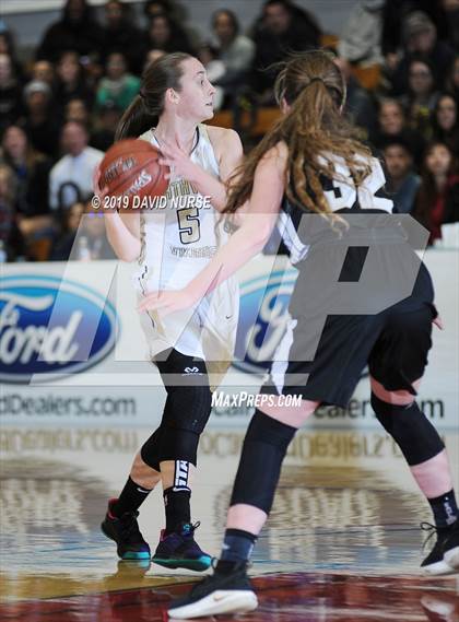 Thumbnail 2 in Oak Park vs Northview (CIF SS 4AA Championship) photogallery.