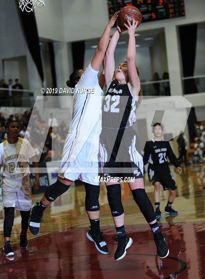 Thumbnail 2 in Oak Park vs Northview (CIF SS 4AA Championship) photogallery.
