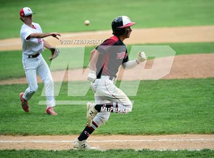 Thumbnail 2 in Fairfield Warde vs. Greenwich (FCIAC Final) photogallery.