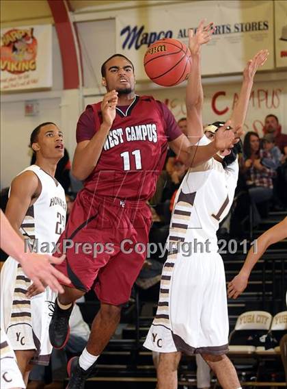 Thumbnail 3 in West Campus vs. Yuba City (Mel Good Holiday Classic) photogallery.