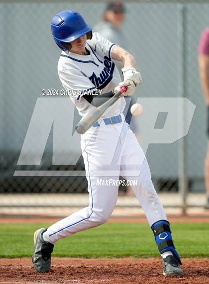 Thumbnail 2 in Denver Christian vs. McMinnville (Coach Bob Invitational) photogallery.