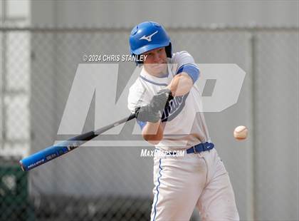 Thumbnail 2 in Denver Christian vs. McMinnville (Coach Bob Invitational) photogallery.