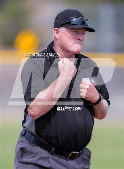 Thumbnail 1 in Denver Christian vs. McMinnville (Coach Bob Invitational) photogallery.