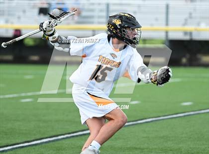 Thumbnail 2 in Notre Dame, WH @ Daniel Hand (CIAC Class M Semifinal) photogallery.