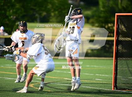 Thumbnail 3 in Notre Dame, WH @ Daniel Hand (CIAC Class M Semifinal) photogallery.