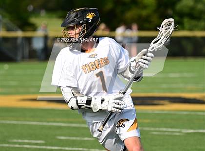 Thumbnail 2 in Notre Dame, WH @ Daniel Hand (CIAC Class M Semifinal) photogallery.