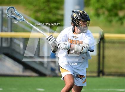 Thumbnail 2 in Notre Dame, WH @ Daniel Hand (CIAC Class M Semifinal) photogallery.