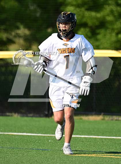Thumbnail 3 in Notre Dame, WH @ Daniel Hand (CIAC Class M Semifinal) photogallery.
