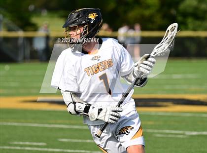Thumbnail 3 in Notre Dame, WH @ Daniel Hand (CIAC Class M Semifinal) photogallery.
