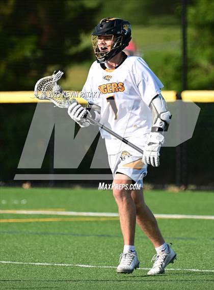 Thumbnail 3 in Notre Dame, WH @ Daniel Hand (CIAC Class M Semifinal) photogallery.