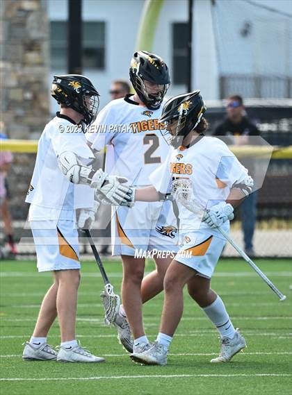 Thumbnail 2 in Notre Dame, WH @ Daniel Hand (CIAC Class M Semifinal) photogallery.