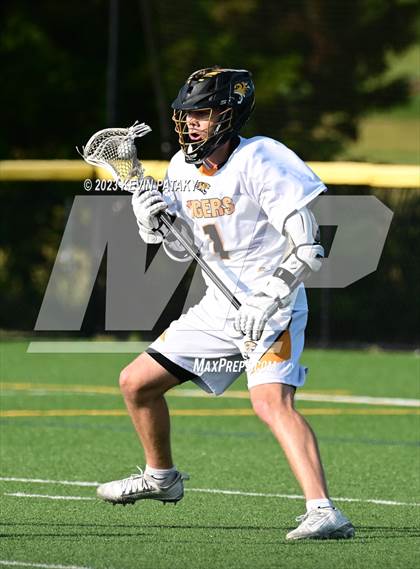 Thumbnail 3 in Notre Dame, WH @ Daniel Hand (CIAC Class M Semifinal) photogallery.