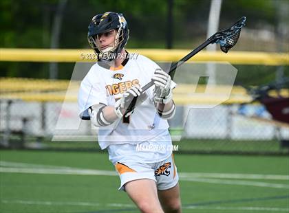 Thumbnail 3 in Notre Dame, WH @ Daniel Hand (CIAC Class M Semifinal) photogallery.