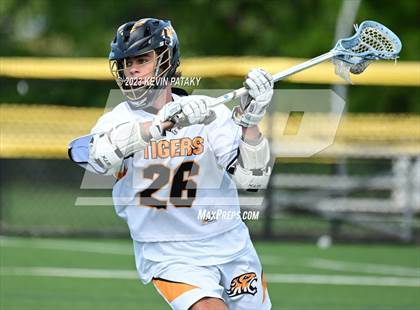 Thumbnail 2 in Notre Dame, WH @ Daniel Hand (CIAC Class M Semifinal) photogallery.