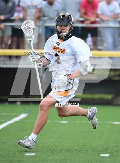 Thumbnail 3 in Notre Dame, WH @ Daniel Hand (CIAC Class M Semifinal) photogallery.