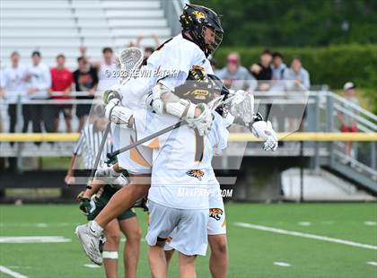 Thumbnail 2 in Notre Dame, WH @ Daniel Hand (CIAC Class M Semifinal) photogallery.