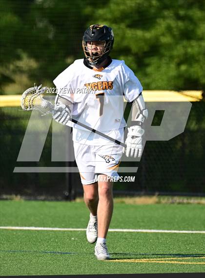 Thumbnail 2 in Notre Dame, WH @ Daniel Hand (CIAC Class M Semifinal) photogallery.