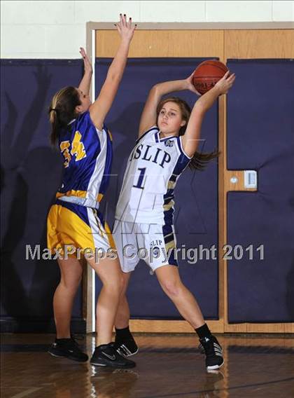 Thumbnail 1 in Sayville @ Islip photogallery.