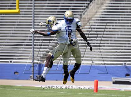 Thumbnail 3 in North Mesquite vs. Lakeview Centennial photogallery.