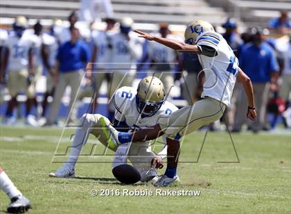 Thumbnail 3 in North Mesquite vs. Lakeview Centennial photogallery.