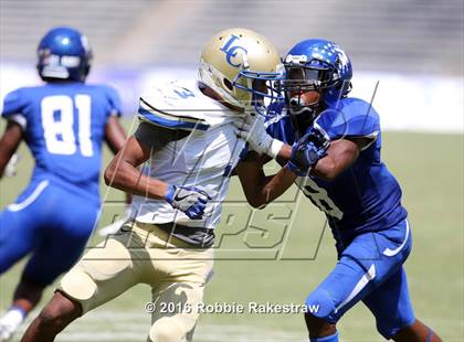 Thumbnail 3 in North Mesquite vs. Lakeview Centennial photogallery.