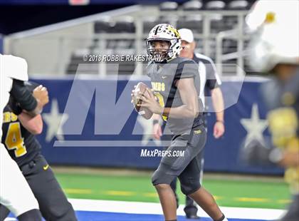 Thumbnail 3 in Grandview vs. Malakoff (UIL 3A Division 1 Championship) photogallery.