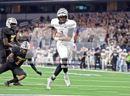 Thumbnail 2 in Grandview vs. Malakoff (UIL 3A Division 1 Championship) photogallery.