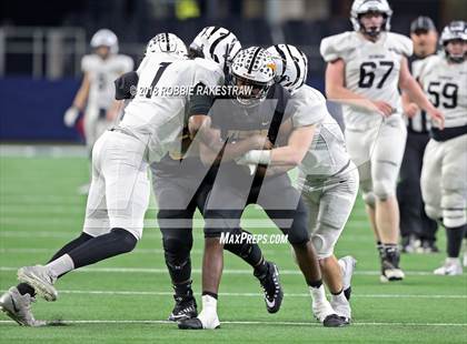 Thumbnail 3 in Grandview vs. Malakoff (UIL 3A Division 1 Championship) photogallery.