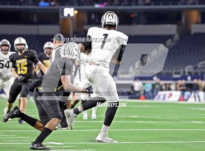 Thumbnail 1 in Grandview vs. Malakoff (UIL 3A Division 1 Championship) photogallery.