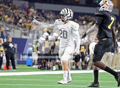 Thumbnail 2 in Grandview vs. Malakoff (UIL 3A Division 1 Championship) photogallery.