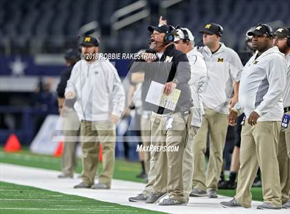 Thumbnail 3 in Grandview vs. Malakoff (UIL 3A Division 1 Championship) photogallery.