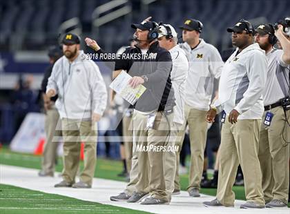 Thumbnail 2 in Grandview vs. Malakoff (UIL 3A Division 1 Championship) photogallery.
