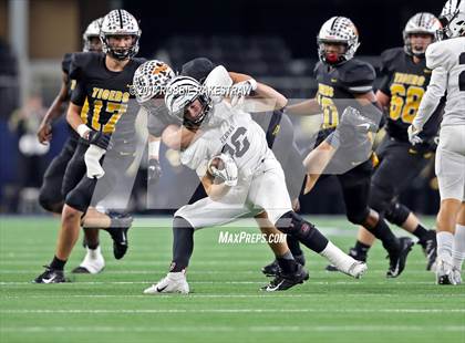 Thumbnail 3 in Grandview vs. Malakoff (UIL 3A Division 1 Championship) photogallery.