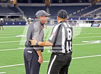 Thumbnail 3 in Grandview vs. Malakoff (UIL 3A Division 1 Championship) photogallery.