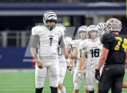 Thumbnail 2 in Grandview vs. Malakoff (UIL 3A Division 1 Championship) photogallery.