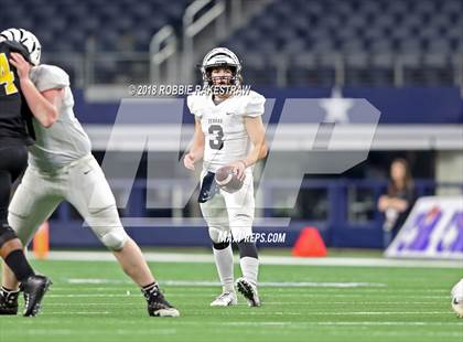 Thumbnail 3 in Grandview vs. Malakoff (UIL 3A Division 1 Championship) photogallery.