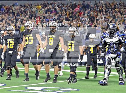 Thumbnail 1 in Grandview vs. Malakoff (UIL 3A Division 1 Championship) photogallery.