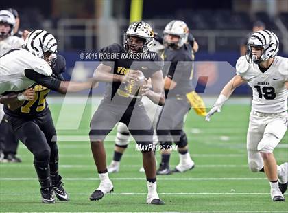Thumbnail 2 in Grandview vs. Malakoff (UIL 3A Division 1 Championship) photogallery.