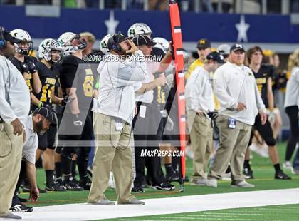 Thumbnail 3 in Grandview vs. Malakoff (UIL 3A Division 1 Championship) photogallery.