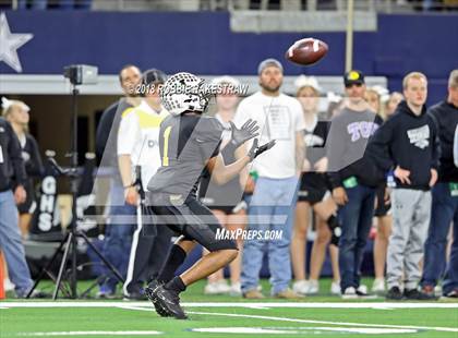 Thumbnail 2 in Grandview vs. Malakoff (UIL 3A Division 1 Championship) photogallery.