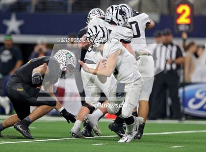 Thumbnail 3 in Grandview vs. Malakoff (UIL 3A Division 1 Championship) photogallery.