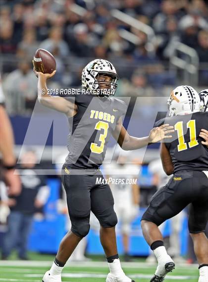 Thumbnail 1 in Grandview vs. Malakoff (UIL 3A Division 1 Championship) photogallery.