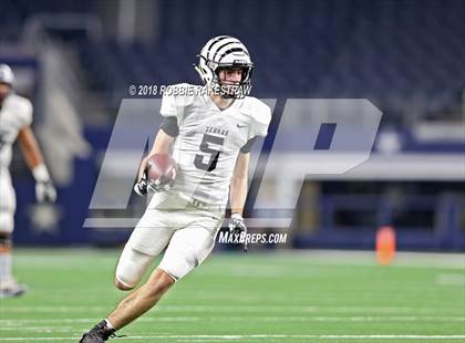 Thumbnail 3 in Grandview vs. Malakoff (UIL 3A Division 1 Championship) photogallery.