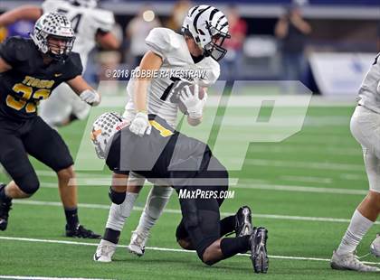 Thumbnail 2 in Grandview vs. Malakoff (UIL 3A Division 1 Championship) photogallery.