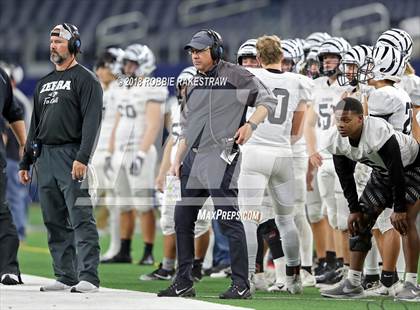 Thumbnail 3 in Grandview vs. Malakoff (UIL 3A Division 1 Championship) photogallery.