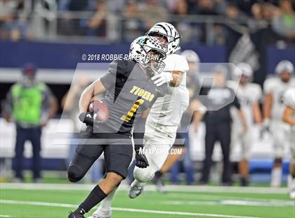 Thumbnail 3 in Grandview vs. Malakoff (UIL 3A Division 1 Championship) photogallery.