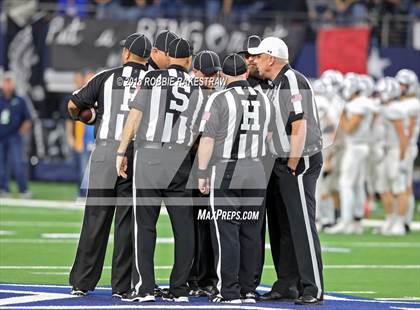 Thumbnail 3 in Grandview vs. Malakoff (UIL 3A Division 1 Championship) photogallery.