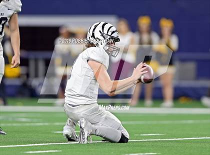 Thumbnail 3 in Grandview vs. Malakoff (UIL 3A Division 1 Championship) photogallery.