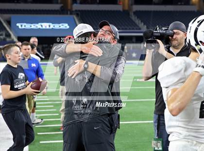 Thumbnail 3 in Grandview vs. Malakoff (UIL 3A Division 1 Championship) photogallery.
