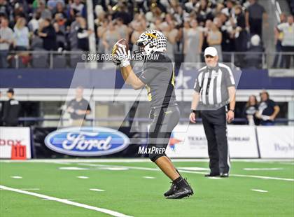 Thumbnail 2 in Grandview vs. Malakoff (UIL 3A Division 1 Championship) photogallery.